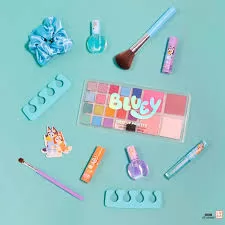 Protects Your Beauty Products:  Bluey makeup organizer